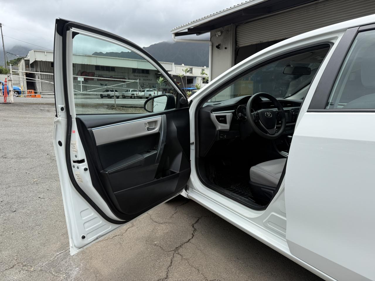 Toyota Corolla LE 2014