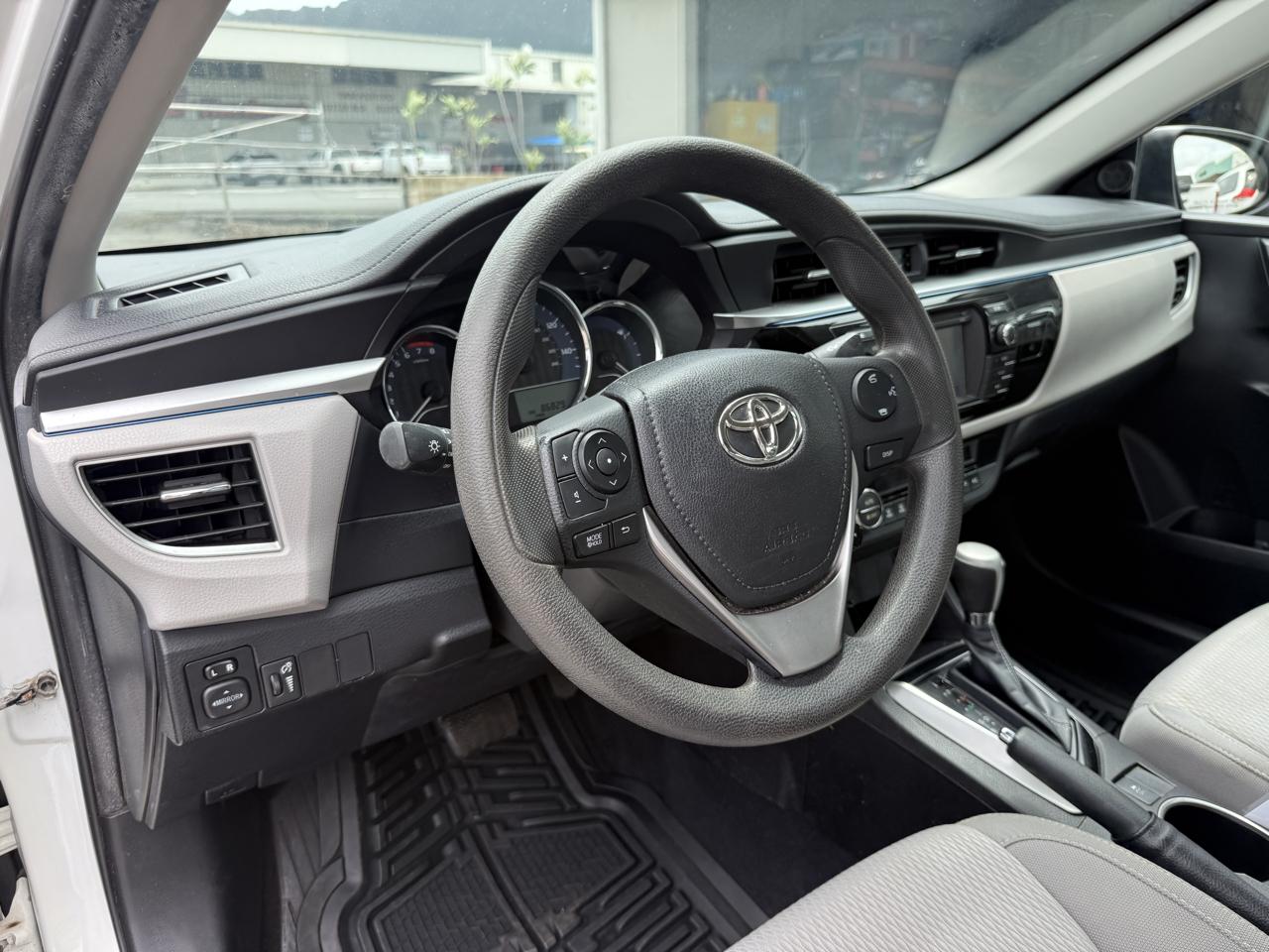 Toyota Corolla LE 2014