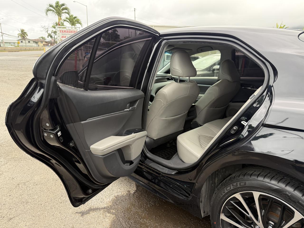 Toyota Camry SE 2018