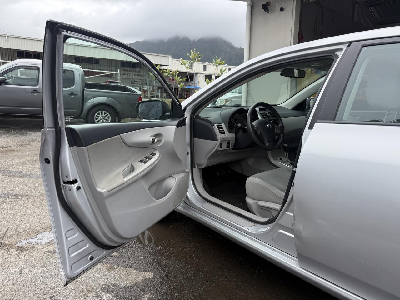 Toyota Corolla LE 2012