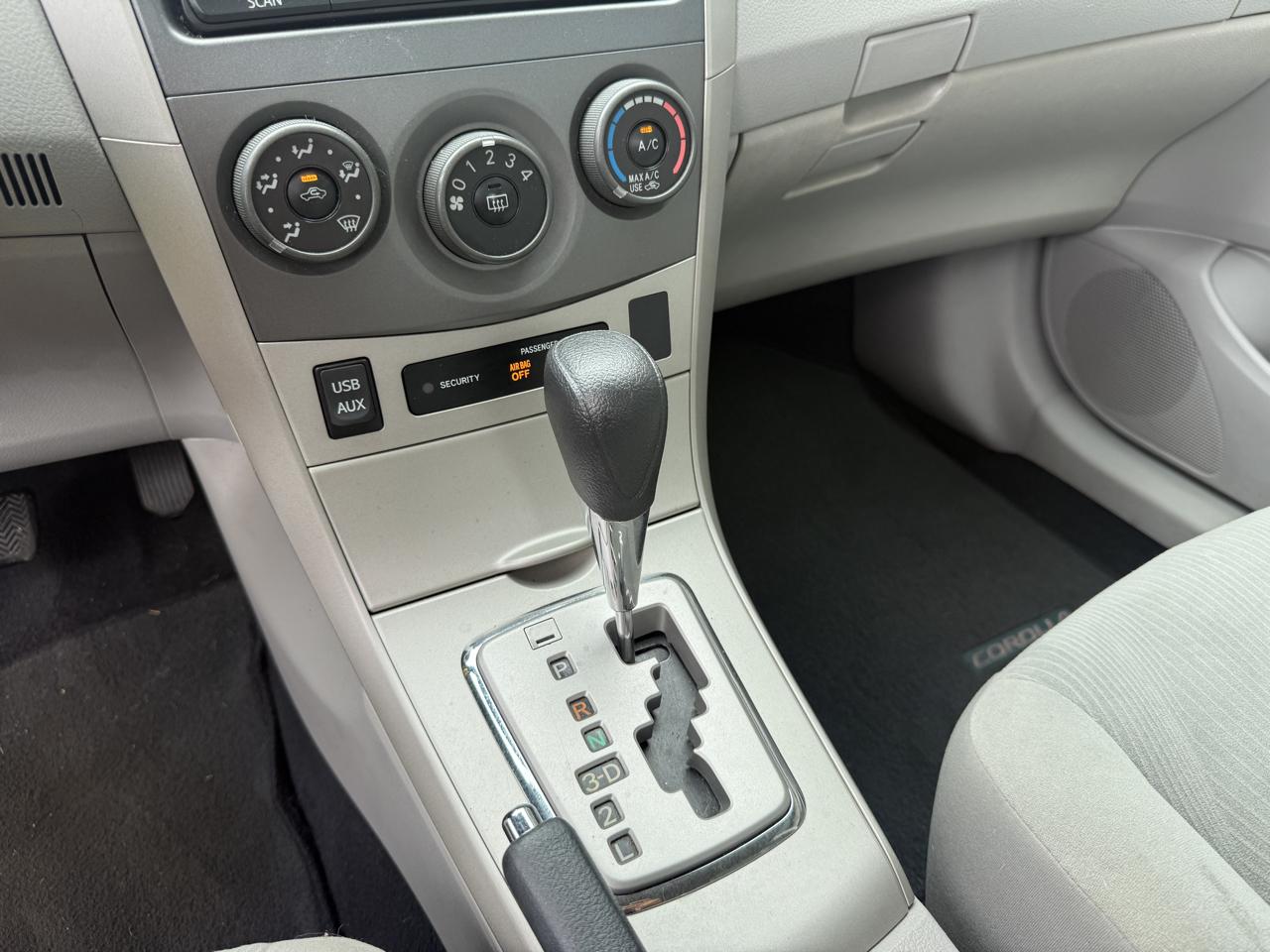Toyota Corolla LE 2012