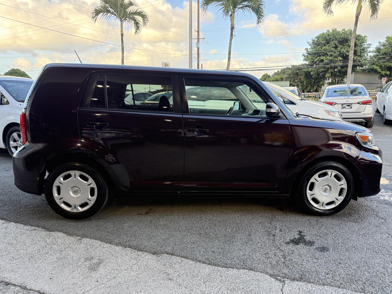 Scion xB 5-Door Wagon 4-Spd AT 2013