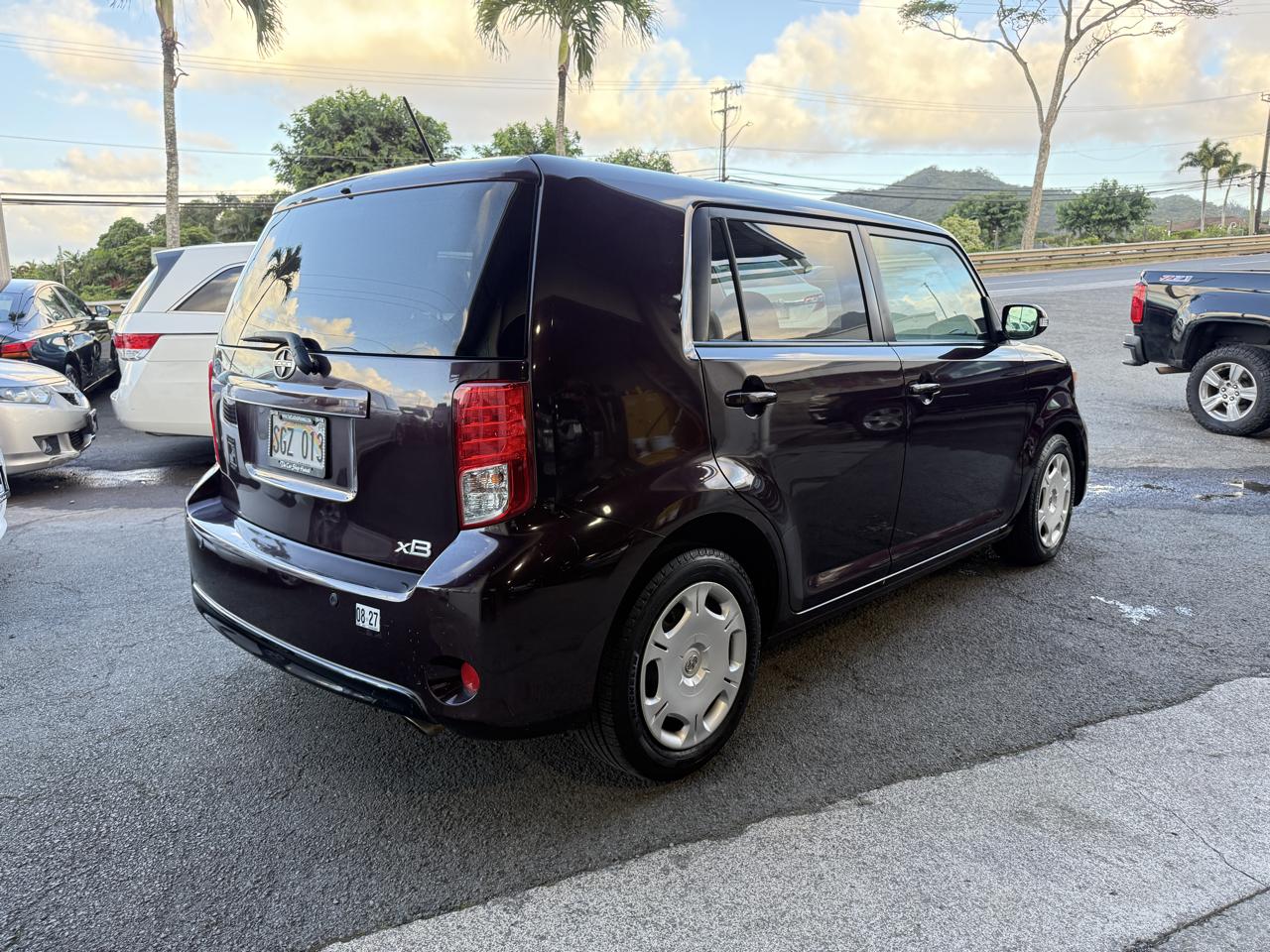 Scion xB 5-Door Wagon 4-Spd AT 2013