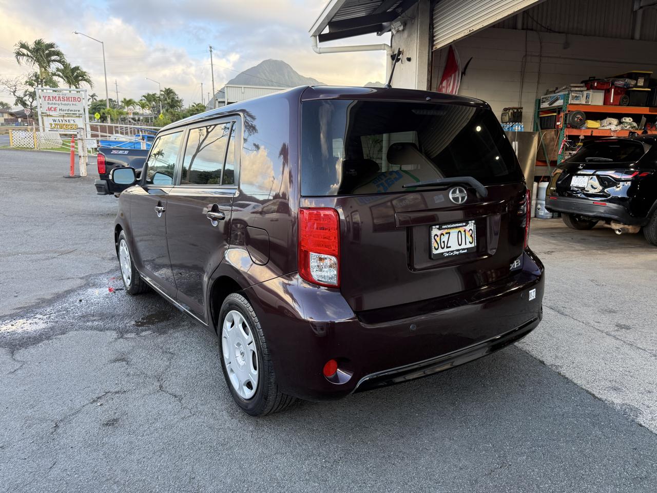 Scion xB 5-Door Wagon 4-Spd AT 2013