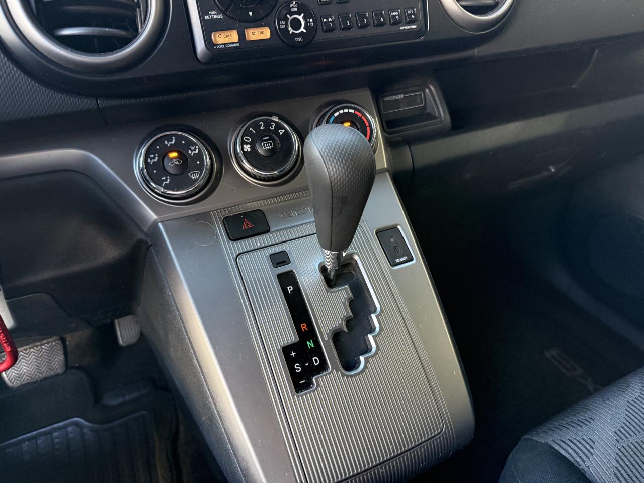 Scion xB 5-Door Wagon 4-Spd AT 2013