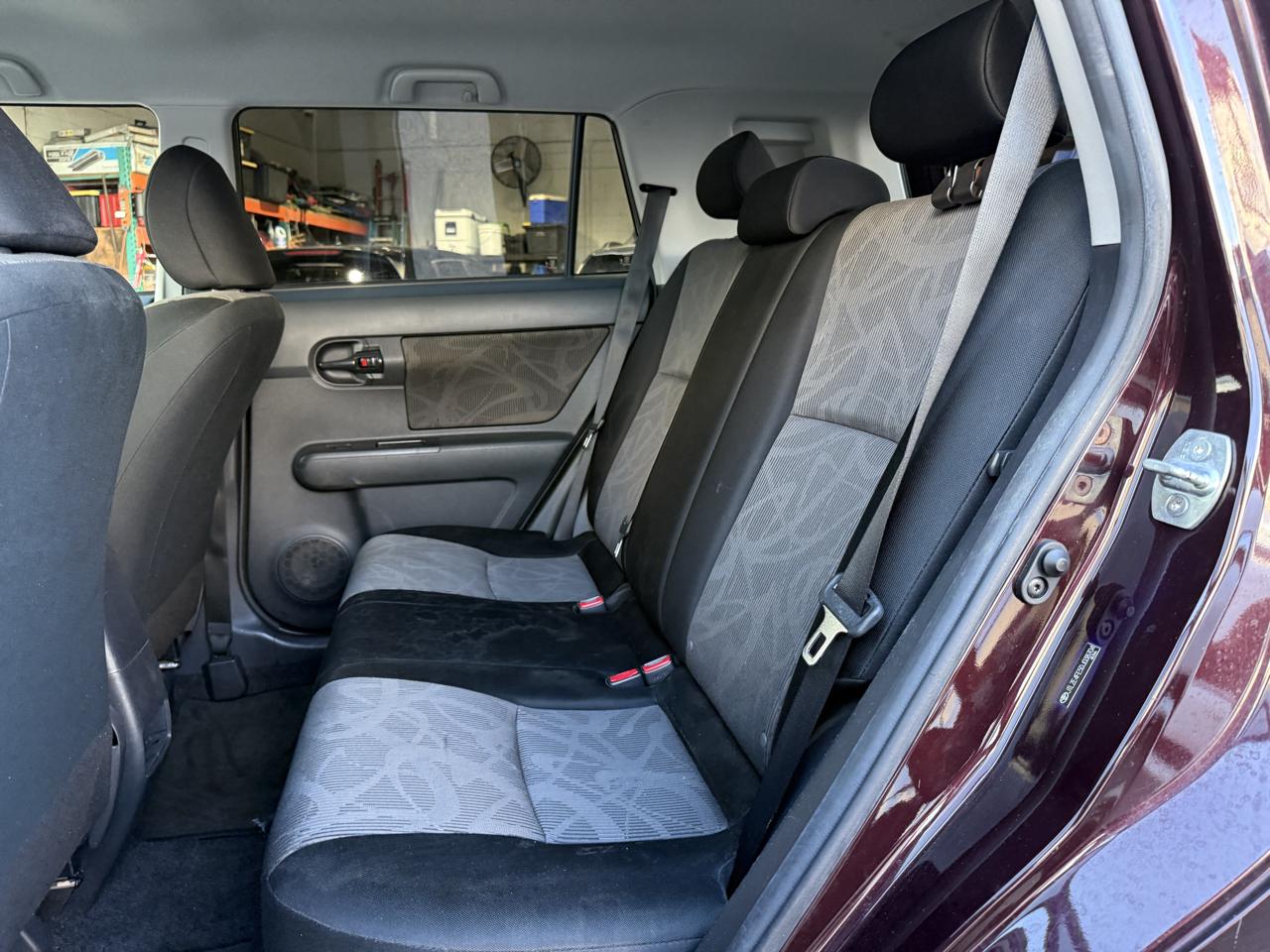 Scion xB 5-Door Wagon 4-Spd AT 2013