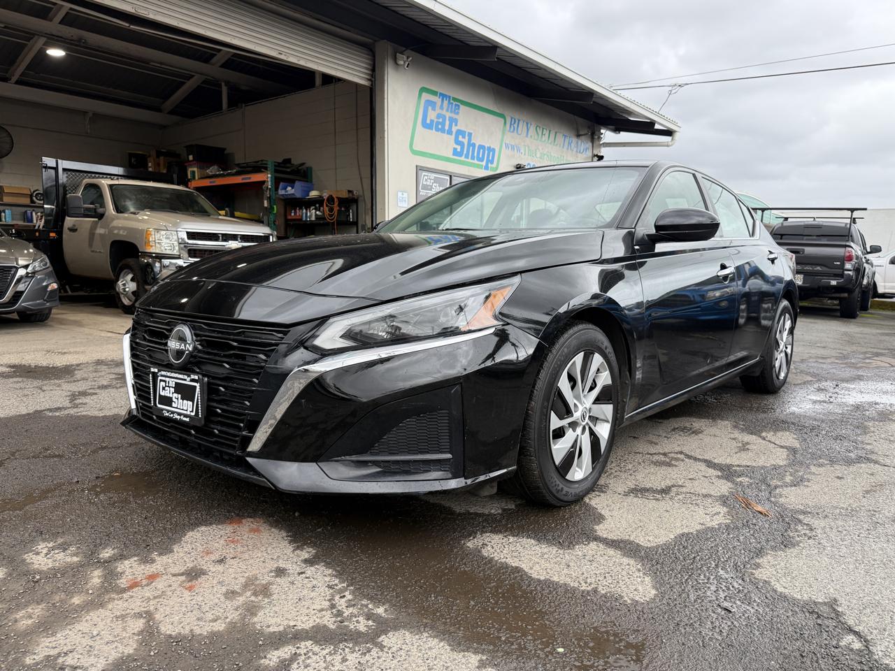 Nissan Altima photo 2