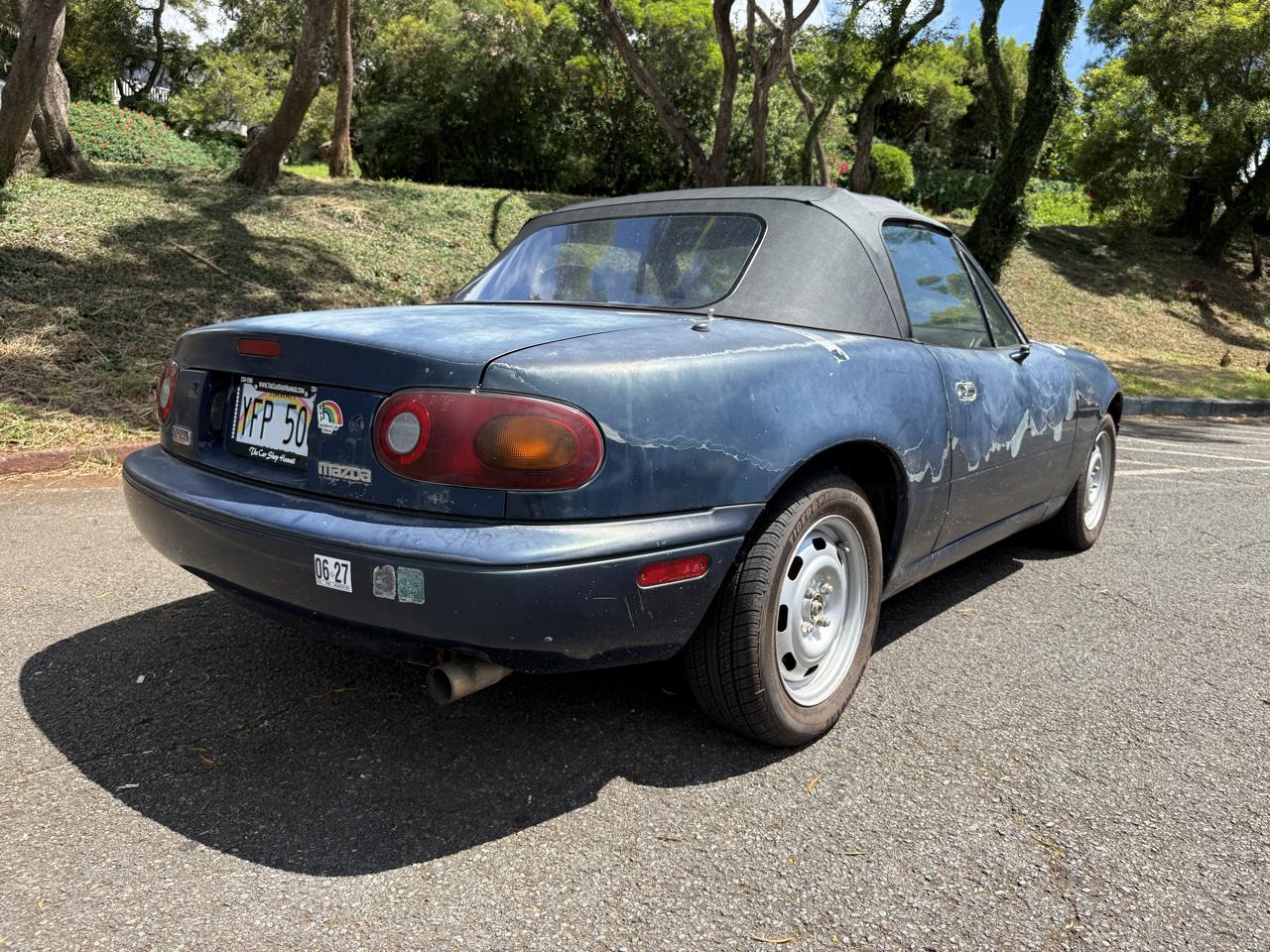 Mazda MX-5 Miata Base 2D Convertible 1996