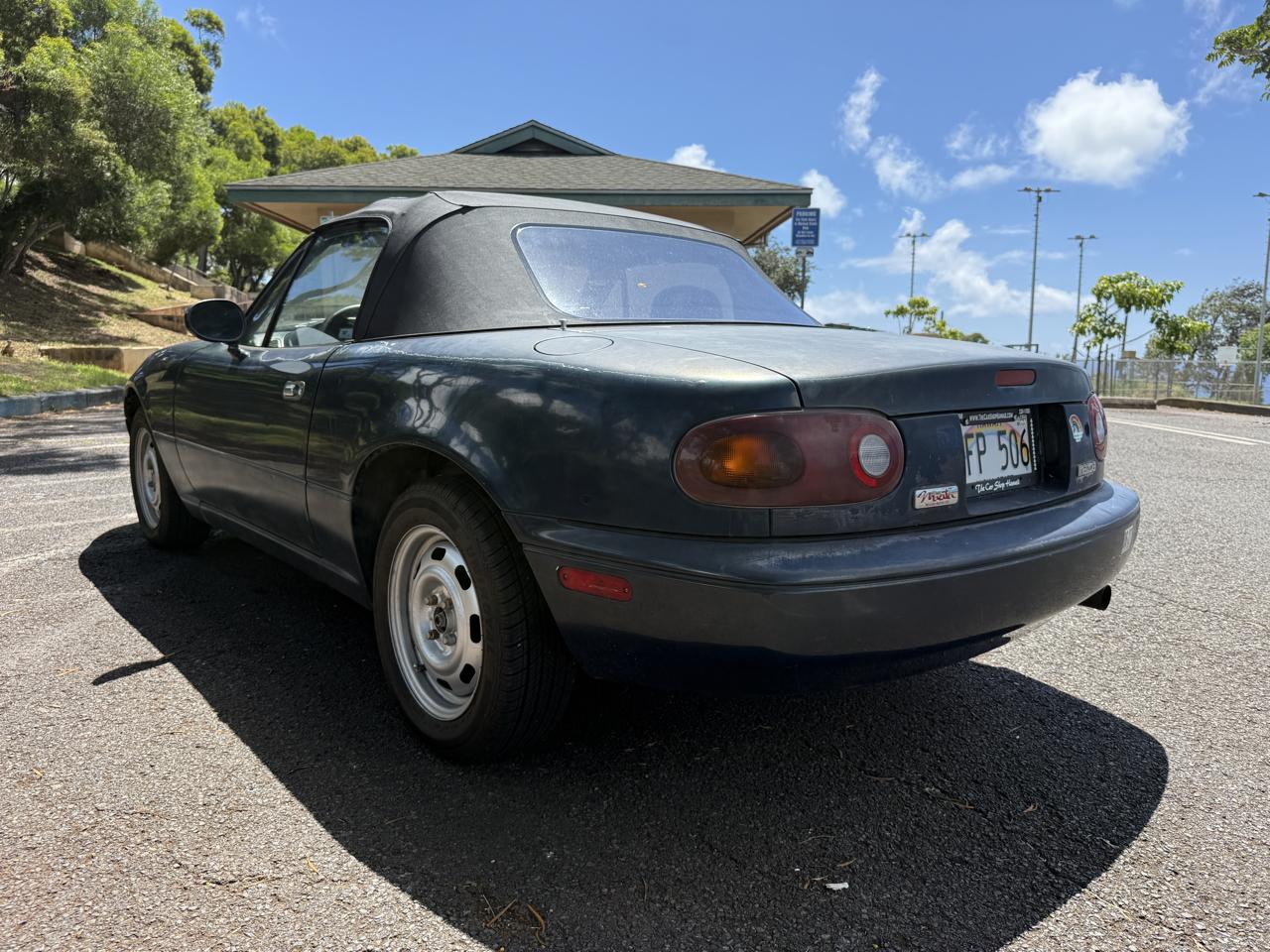 Mazda MX-5 Miata Base 2D Convertible 1996