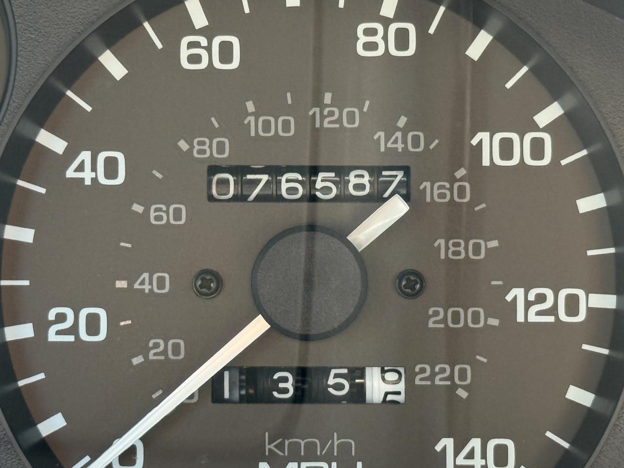 Mazda MX-5 Miata Base 2D Convertible 1996