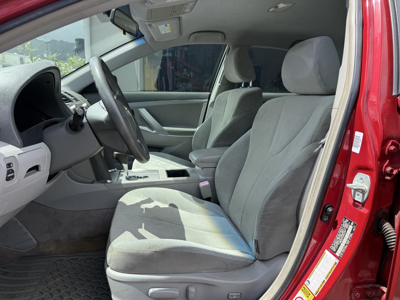 Toyota Camry LE 5-Spd AT 2009