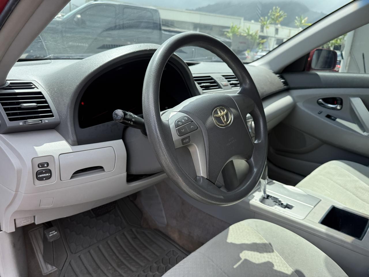 Toyota Camry LE 5-Spd AT 2009