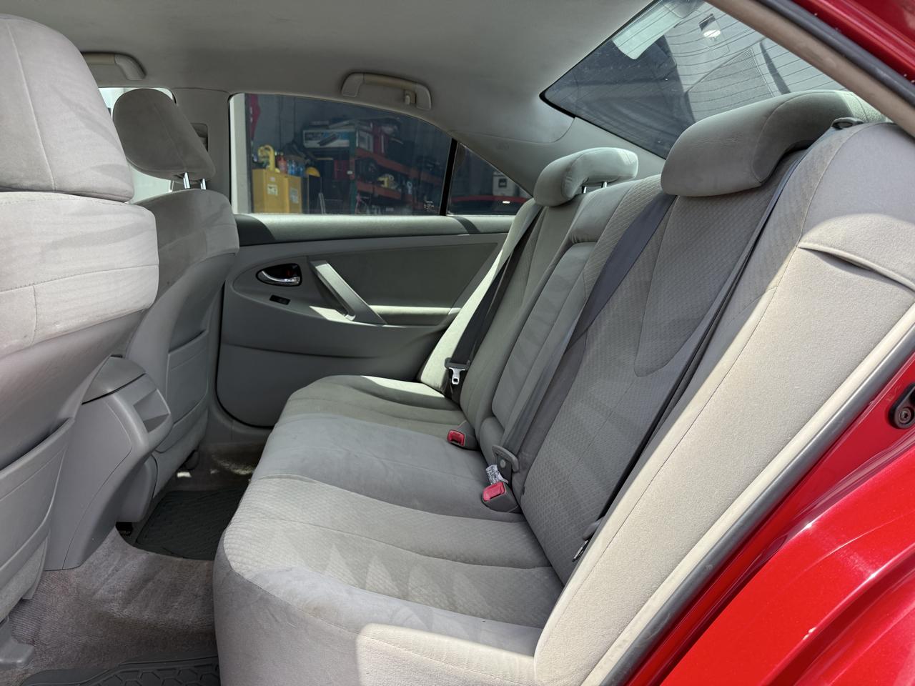 Toyota Camry LE 5-Spd AT 2009