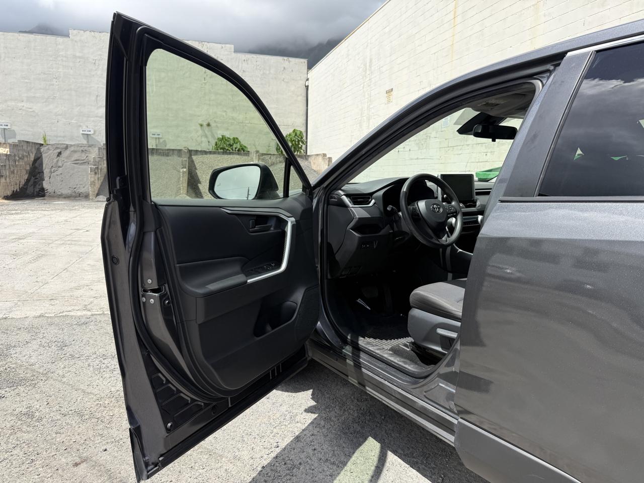 Toyota RAV4 LE 2023
