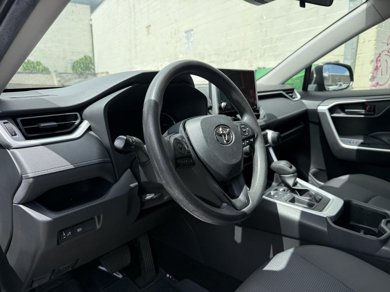 Toyota RAV4 LE 2023