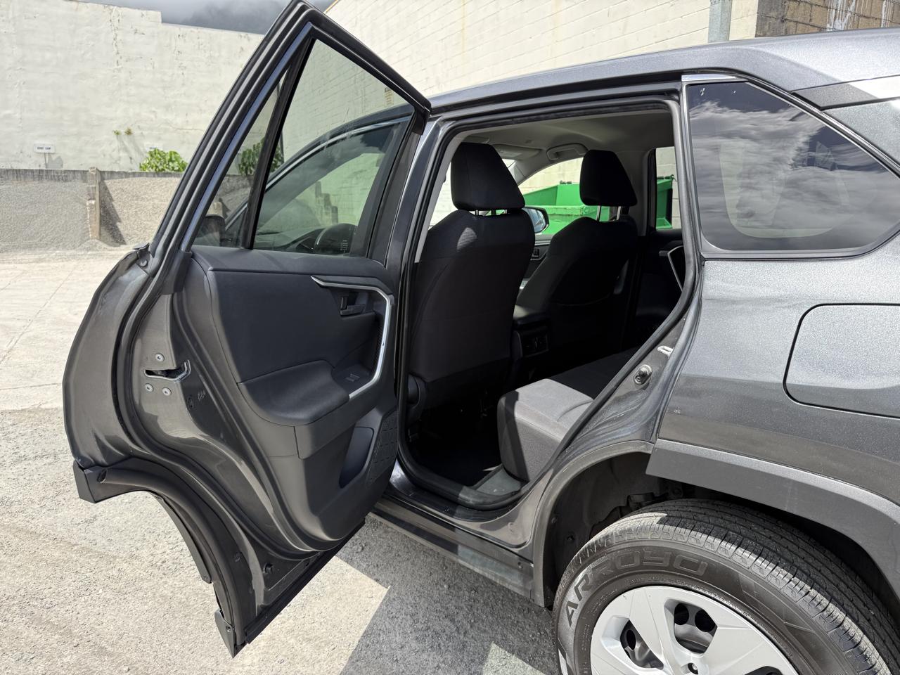 Toyota RAV4 LE 2023