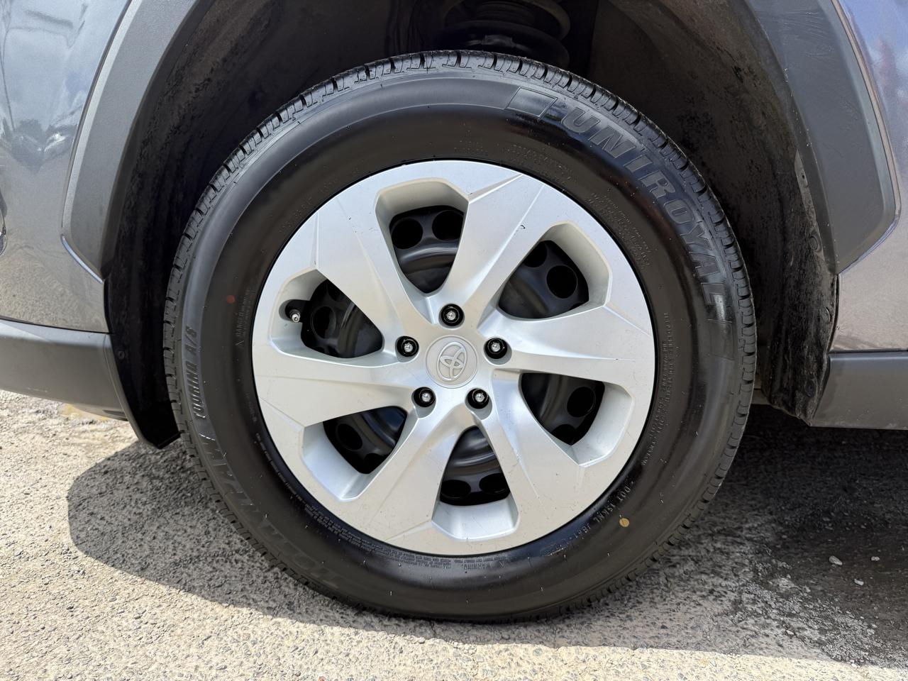 Toyota RAV4 LE 2023