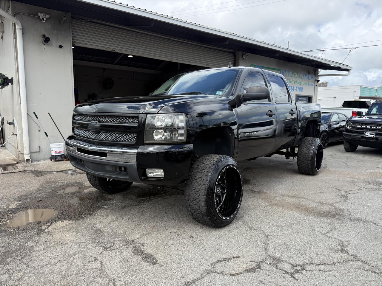 Chevrolet Silverado 1500 LT Crew Cab 2WD 2011