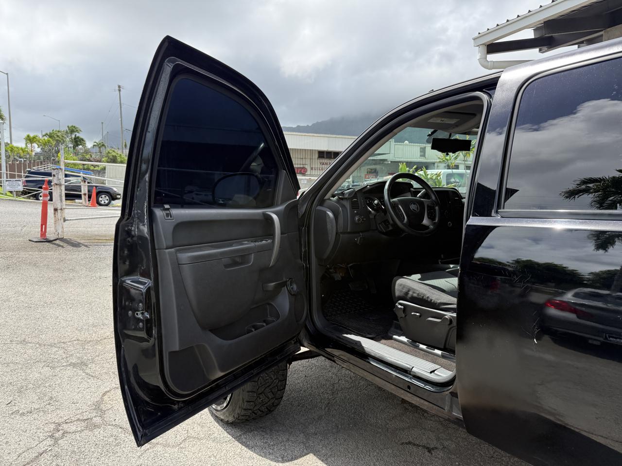 Chevrolet Silverado 1500 LT Crew Cab 2WD 2011
