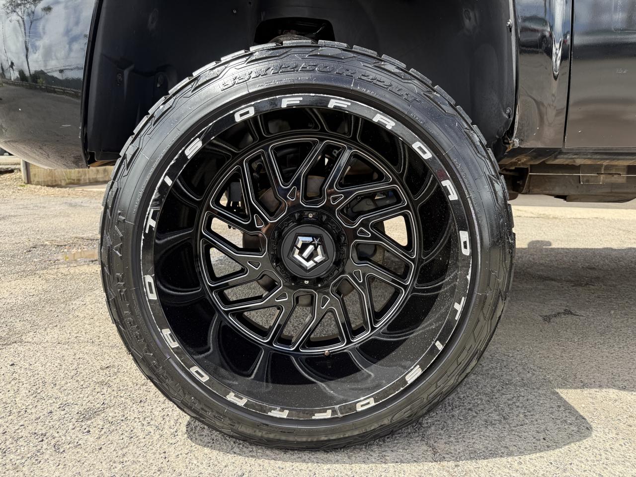 Chevrolet Silverado 1500 LT Crew Cab 2WD 2011