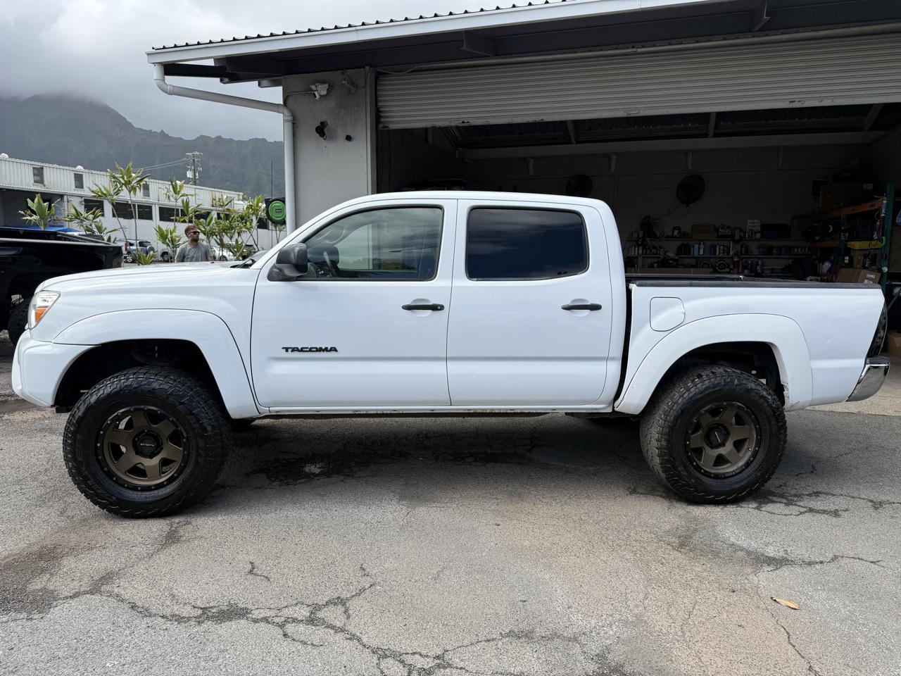Toyota Tacoma PreRunner Double Cab V6 Automatic 2WD 2005