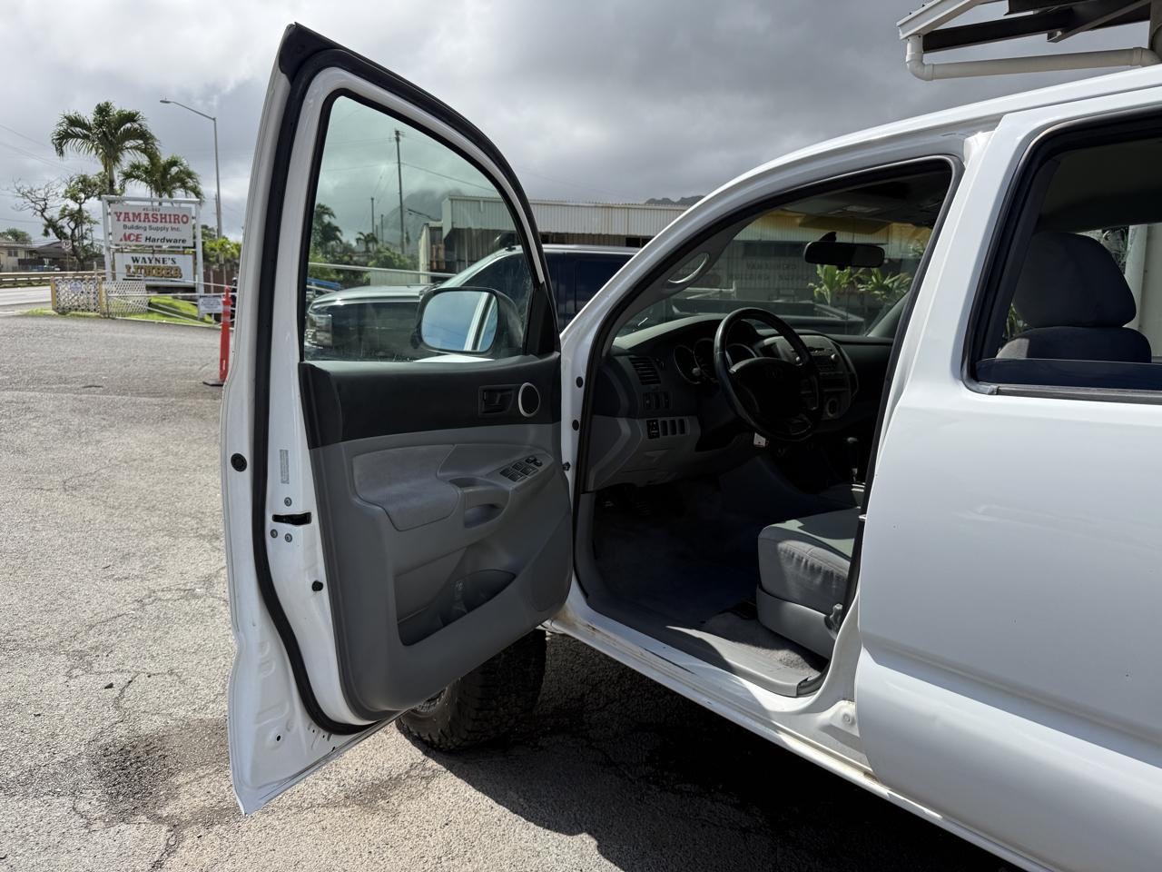 Toyota Tacoma PreRunner Double Cab V6 Automatic 2WD 2005
