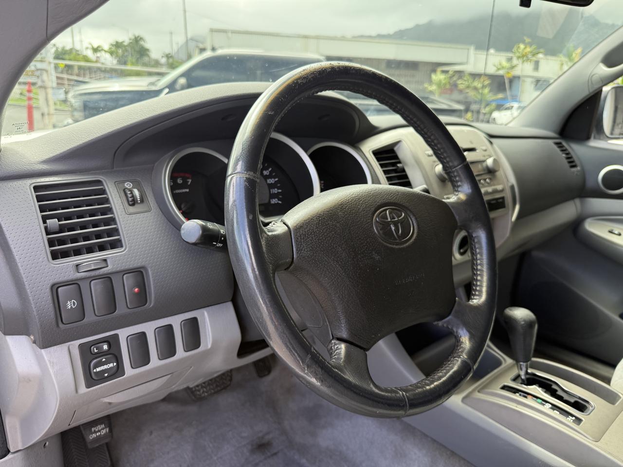 Toyota Tacoma PreRunner Double Cab V6 Automatic 2WD 2005