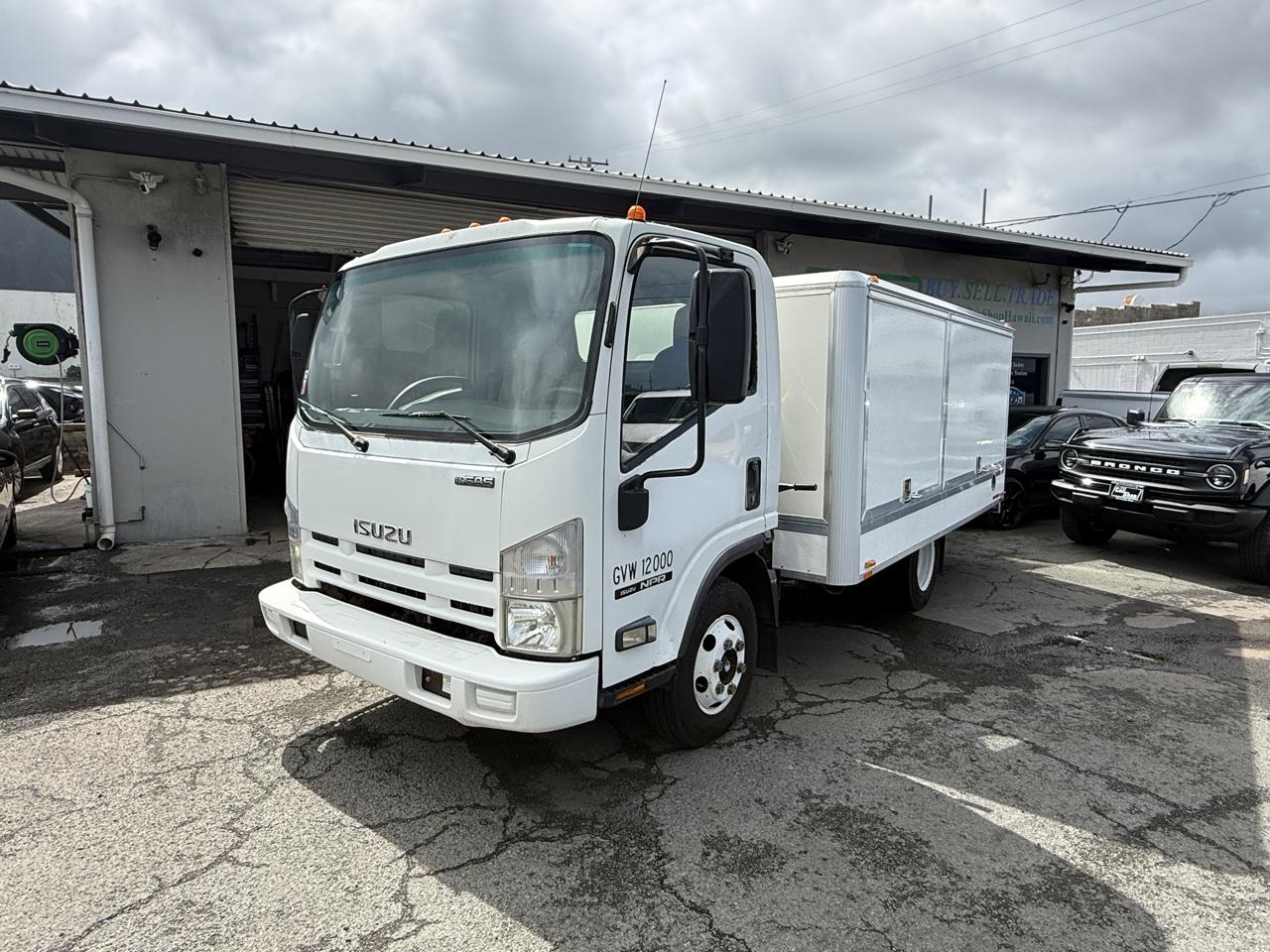 Isuzu NPR  2009