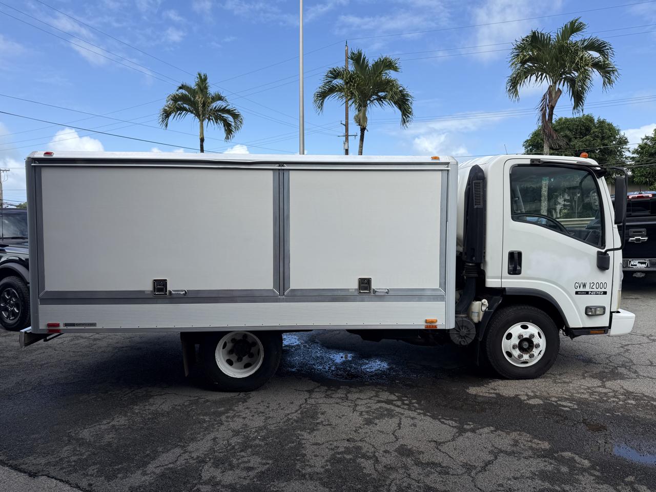 Isuzu NPR  2009