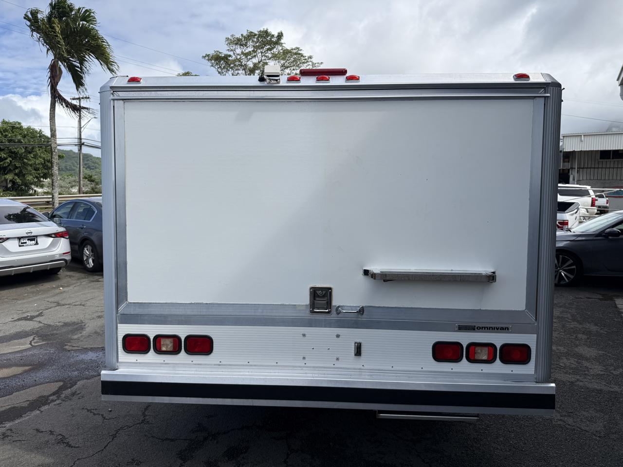 Isuzu NPR  2009