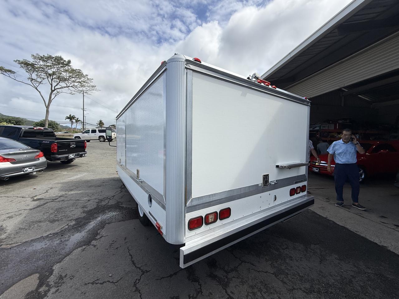 Isuzu NPR  2009