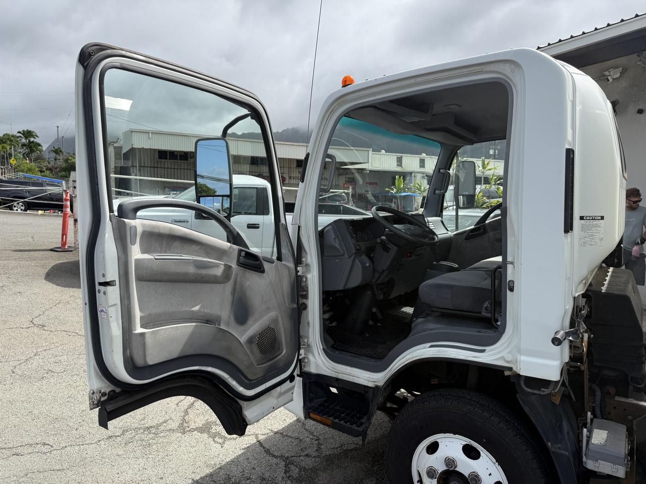 Isuzu NPR  2009