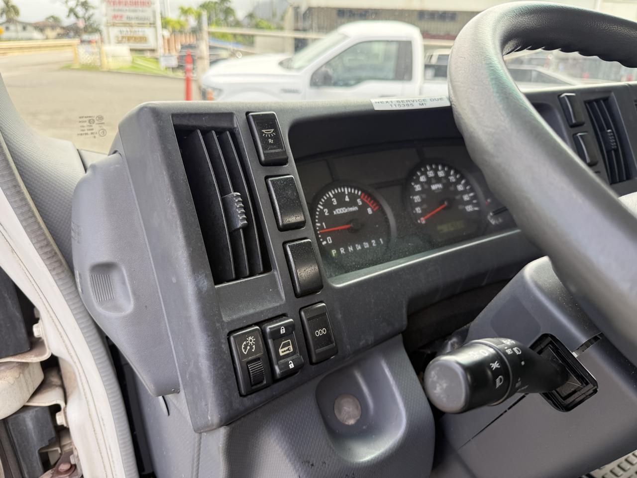Isuzu NPR  2009