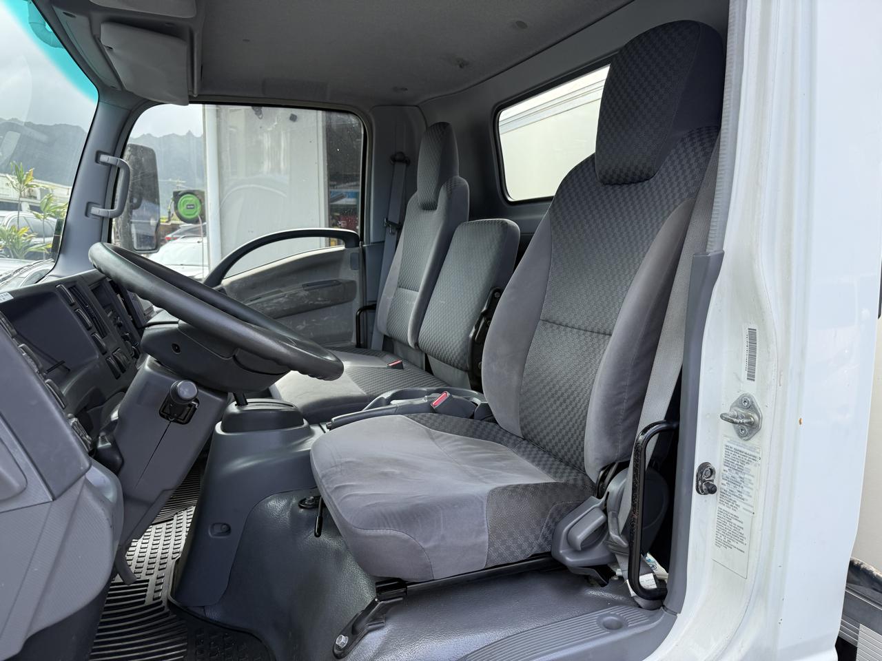Isuzu NPR  2009
