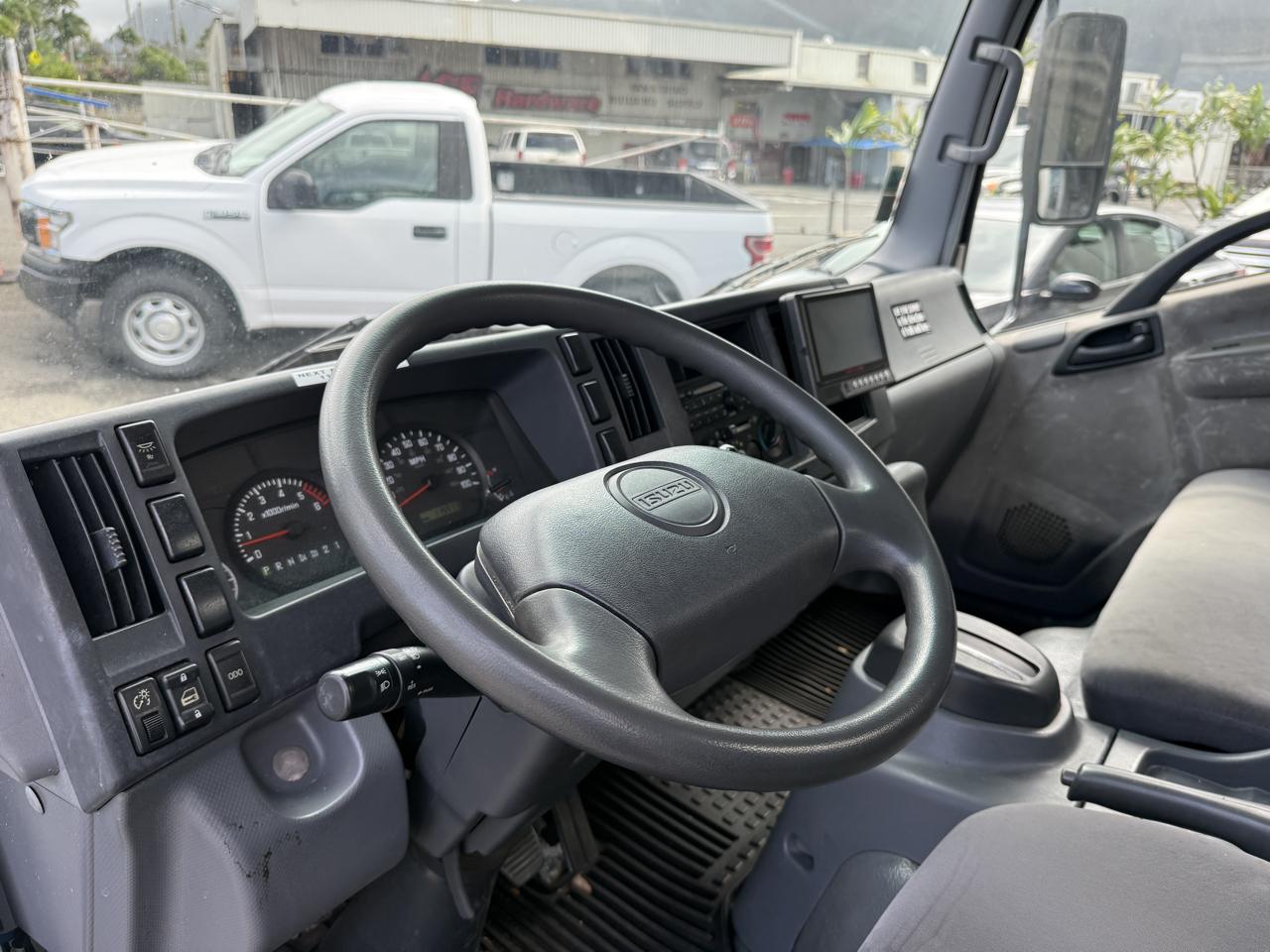 Isuzu NPR  2009