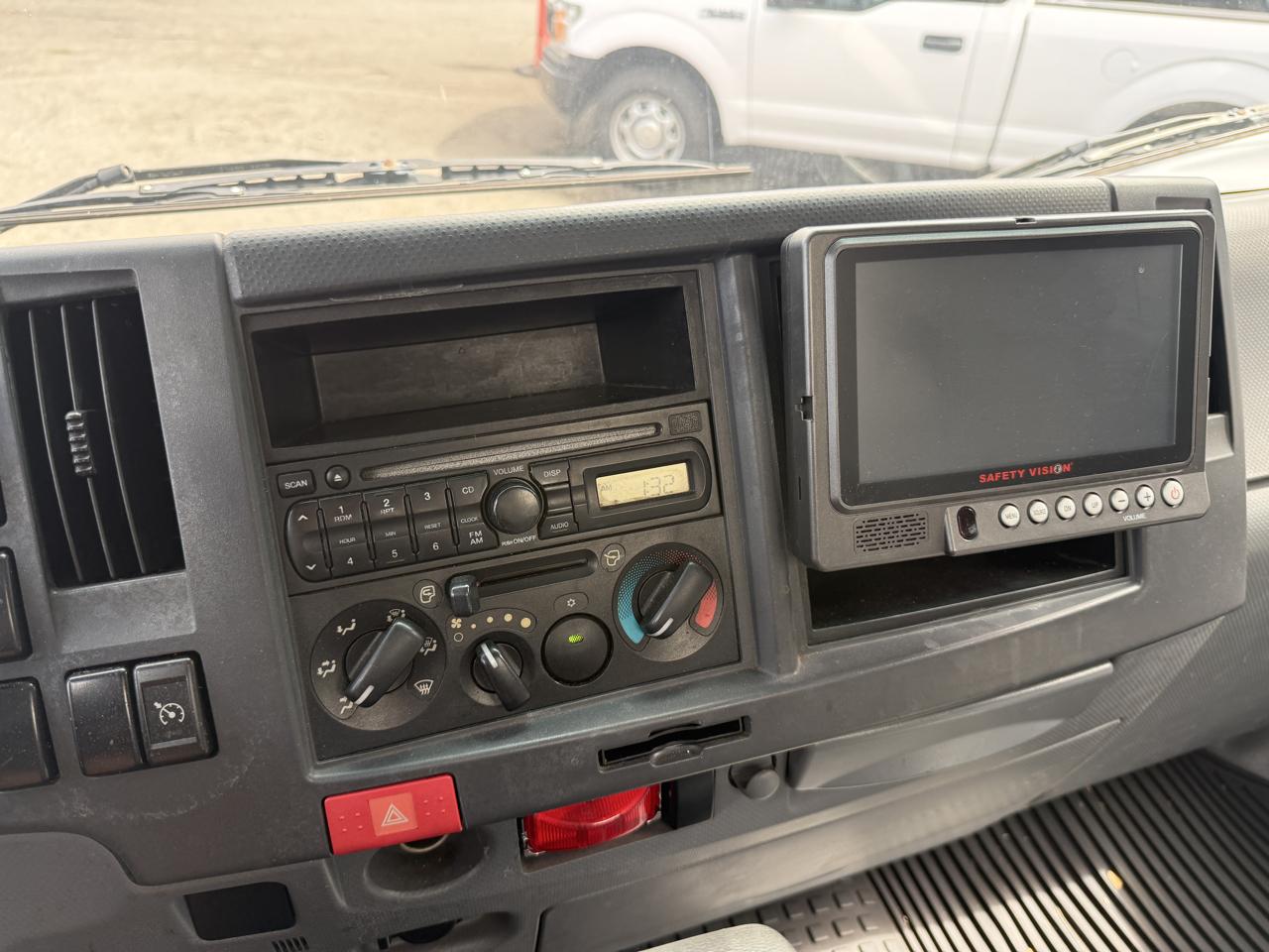 Isuzu NPR  2009