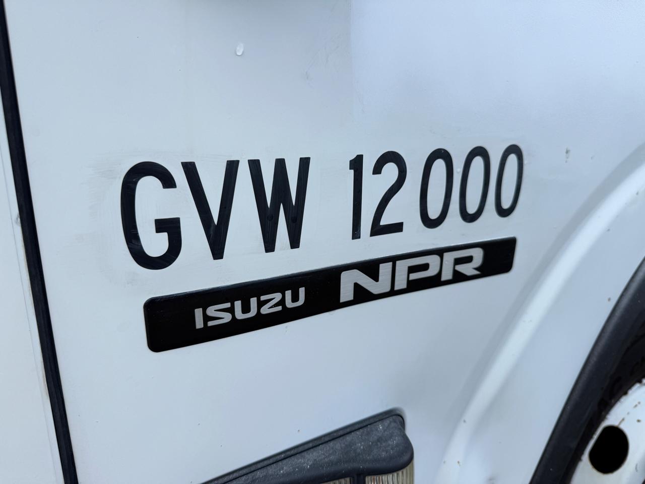 Isuzu NPR  2009
