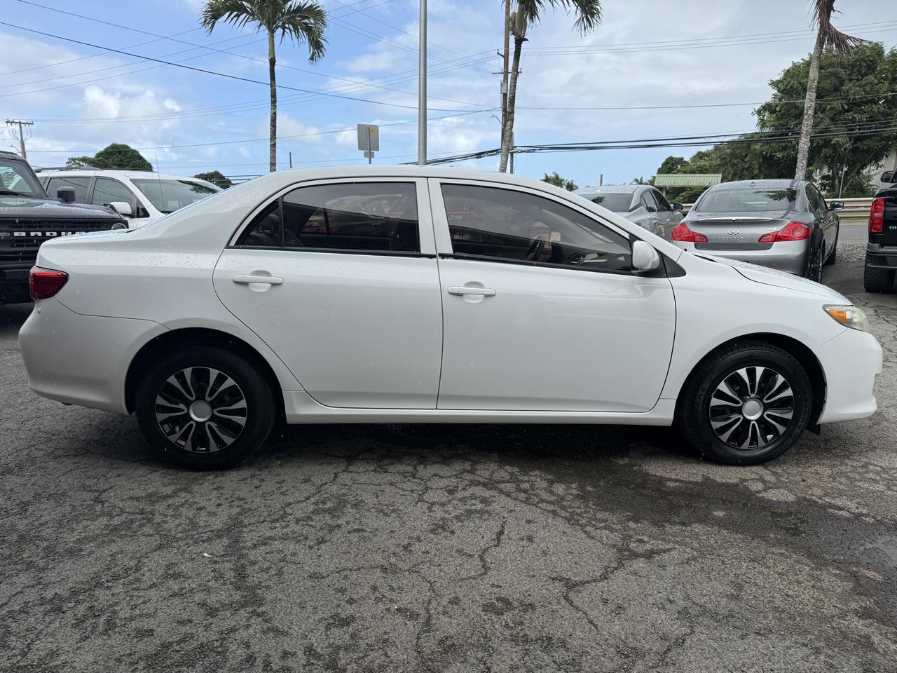 Toyota Corolla LE 2010