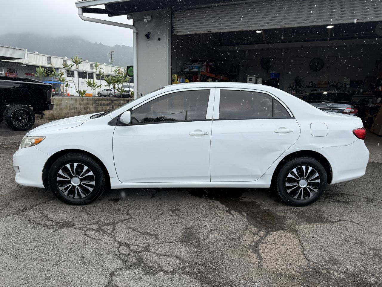 Toyota Corolla LE 2010