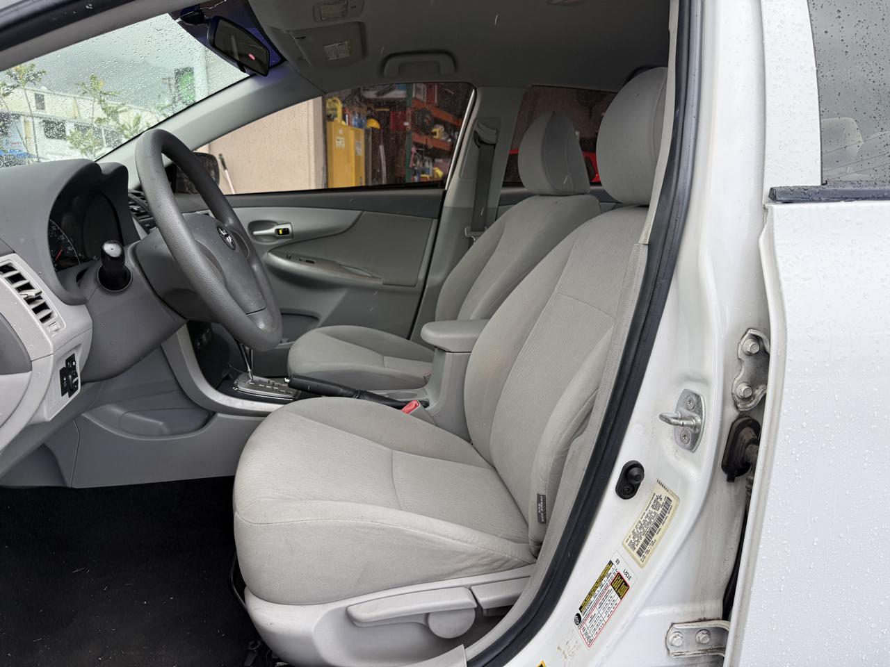 Toyota Corolla LE 2010