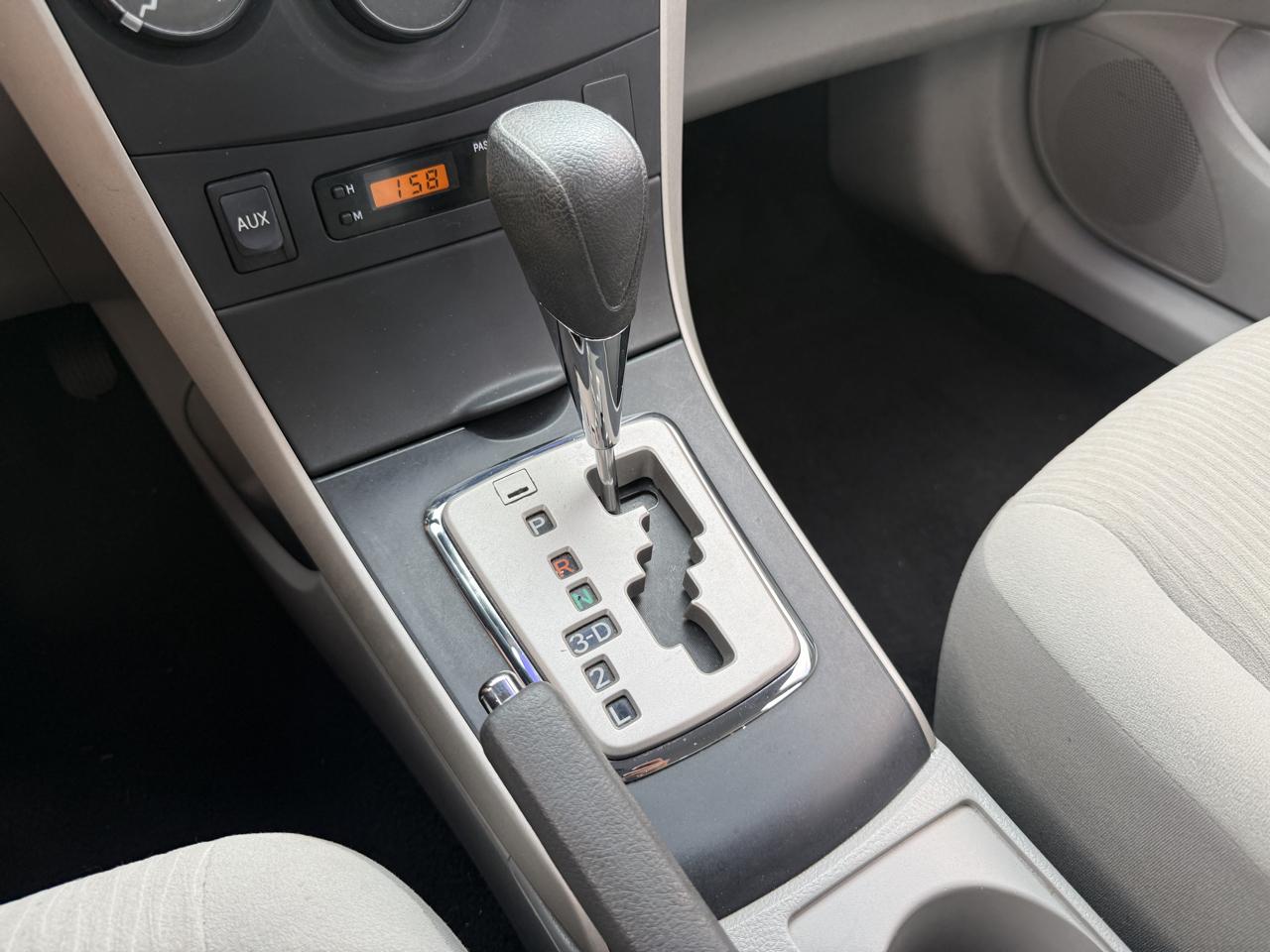 Toyota Corolla LE 2010