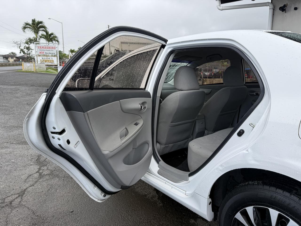 Toyota Corolla LE 2010