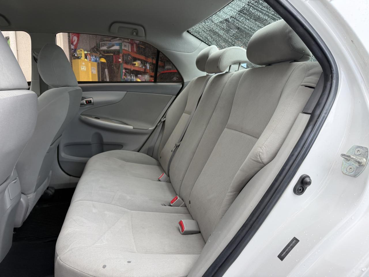 Toyota Corolla LE 2010