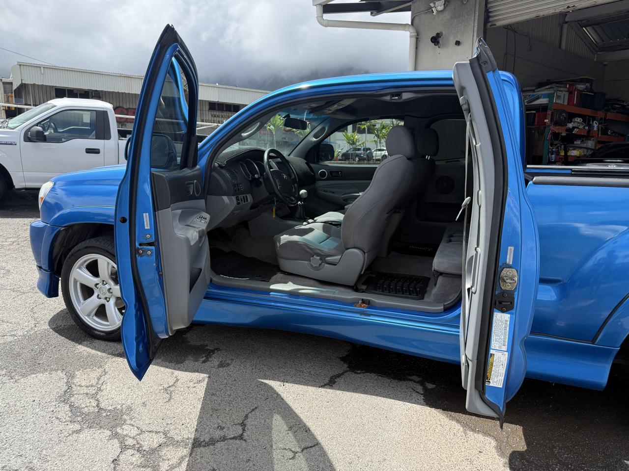 Toyota Tacoma X-Runner V6 2WD 2006