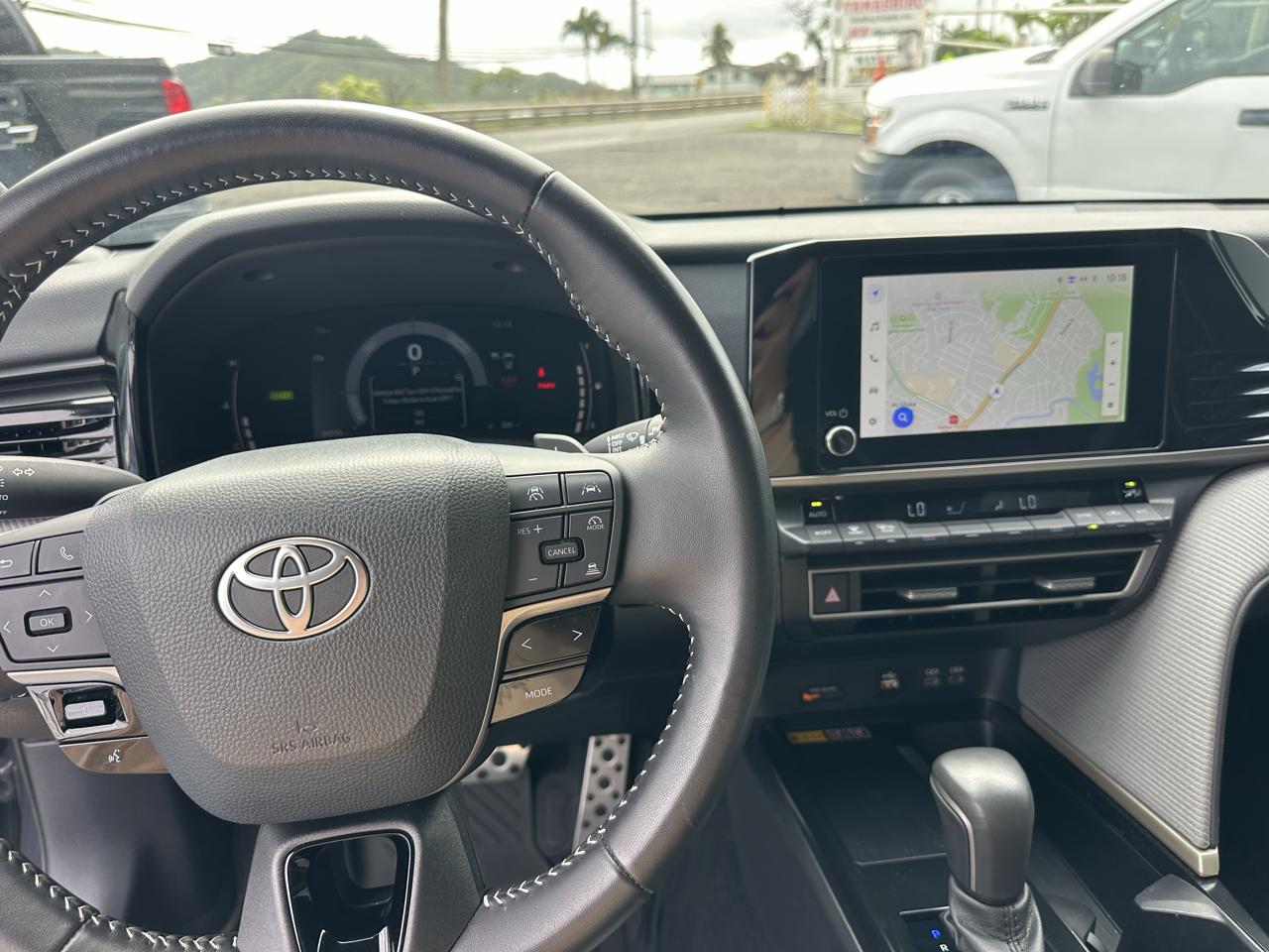 Toyota Camry Hybrid XLE 2025