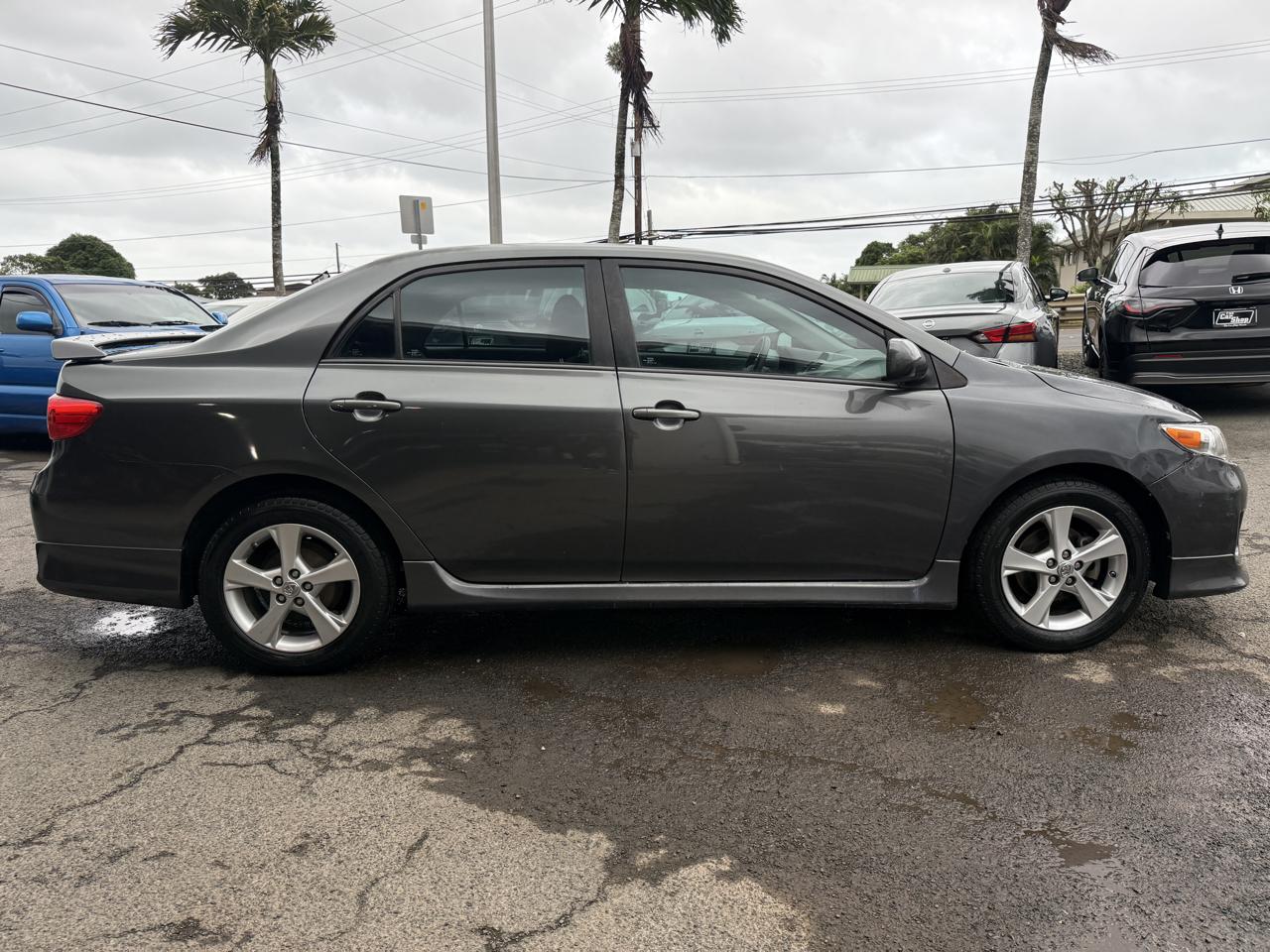 Toyota Corolla S 4-Speed AT 2013