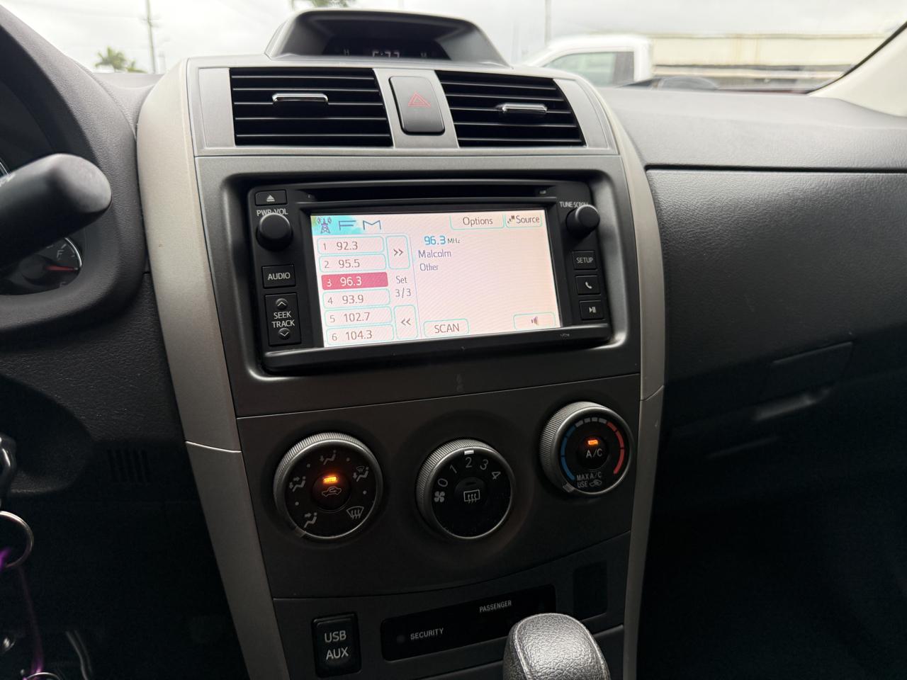 Toyota Corolla S 4-Speed AT 2013
