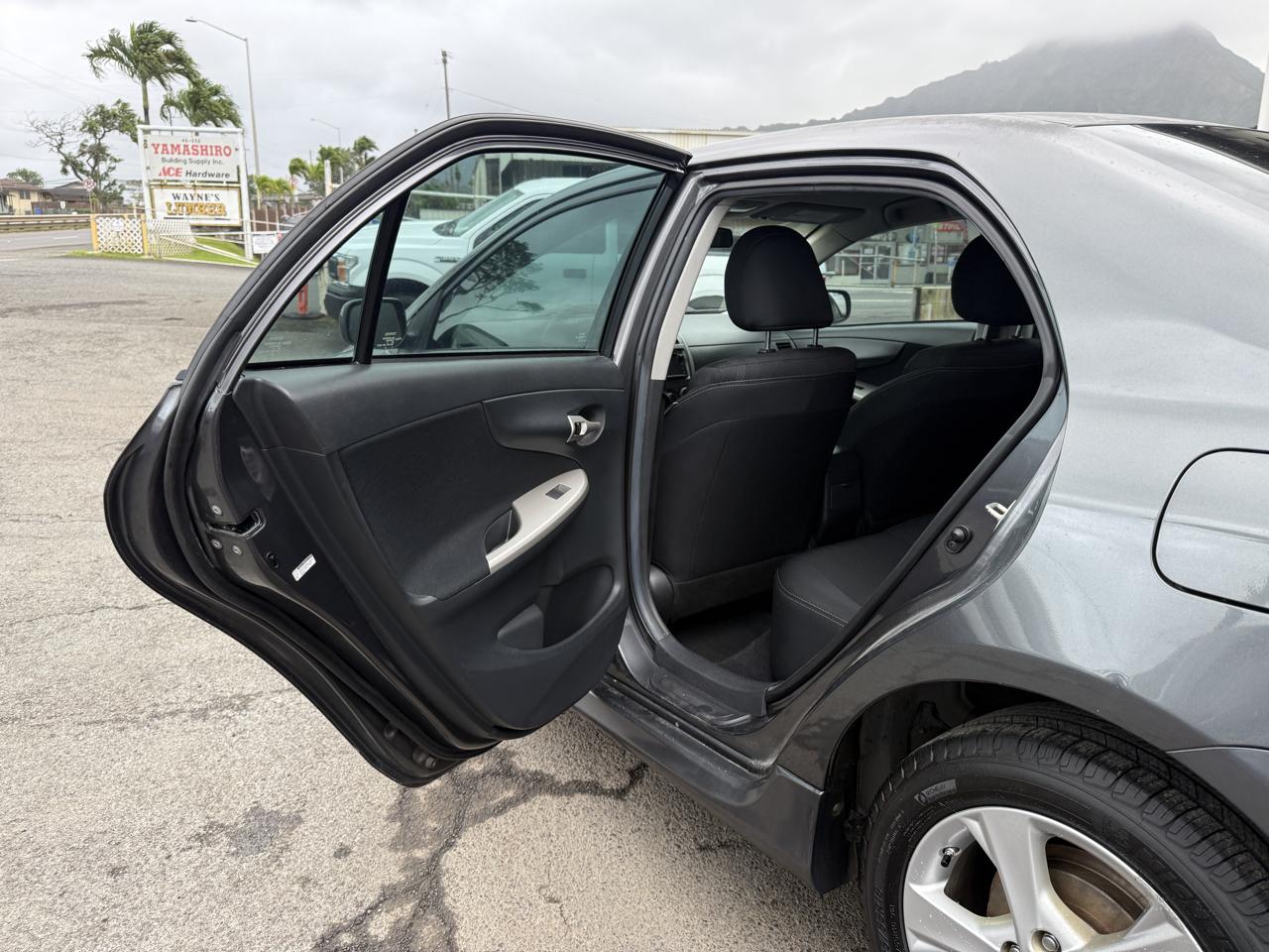 Toyota Corolla S 4-Speed AT 2013