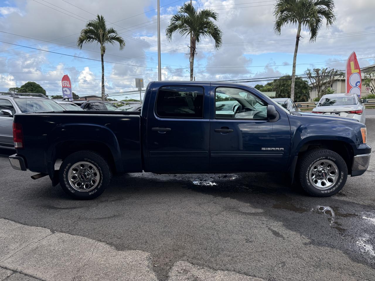 GMC Sierra 1500 SLE Crew Cab 2WD 2011
