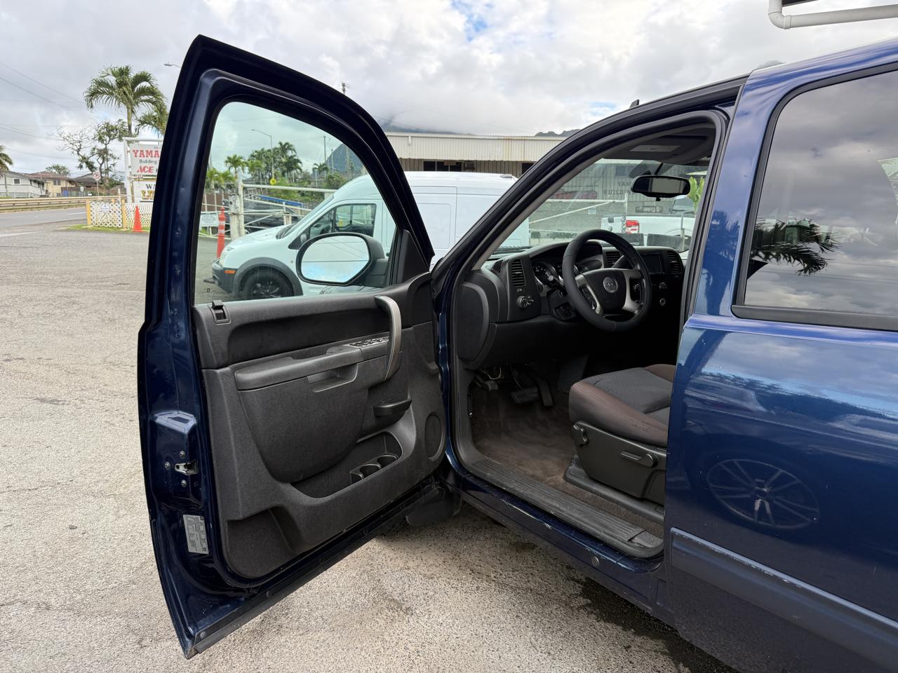 GMC Sierra 1500 SLE Crew Cab 2WD 2011